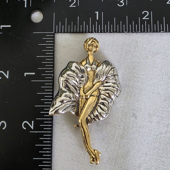 Vintage Gold and Silver Lady Brooch Pin - Picture 6 of 6